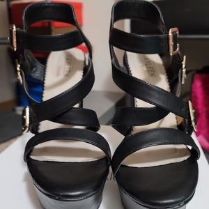Kayleen by Los Angeles Wedges Size 10 Black with gold